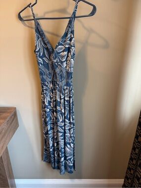 Angie Blue & White Floral Midi Dress – Size Medium